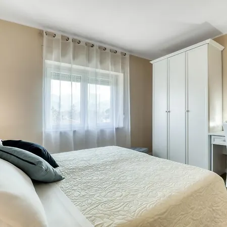 Asso Ospedale 3* טרני