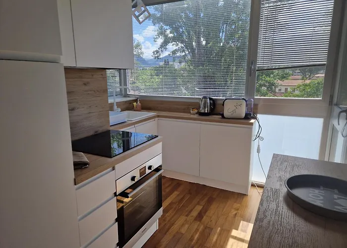 Asso Ospedale 公寓式酒店 特尔尼